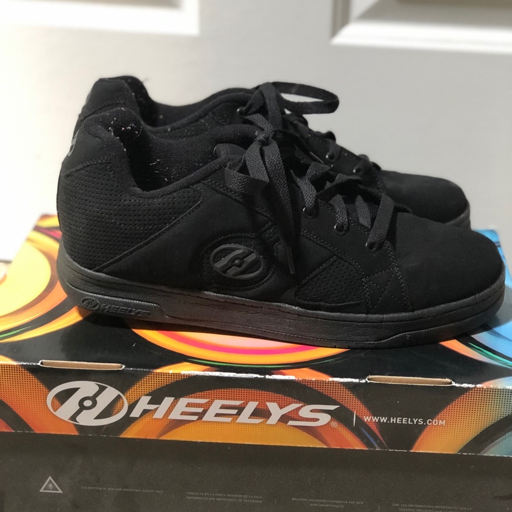 Black Heelys